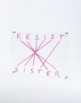 Resist  pannello in plexiglass con scritta luce a Led di Seletti